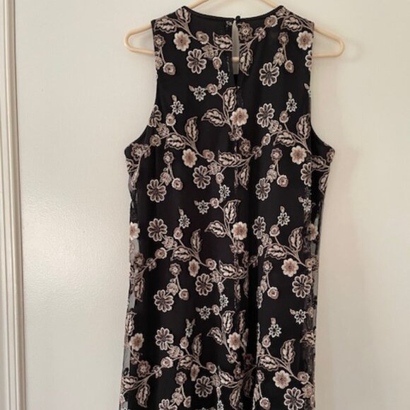 Calvin Klein Dress with Embroidery - Size 12 - Picture 6 of 6